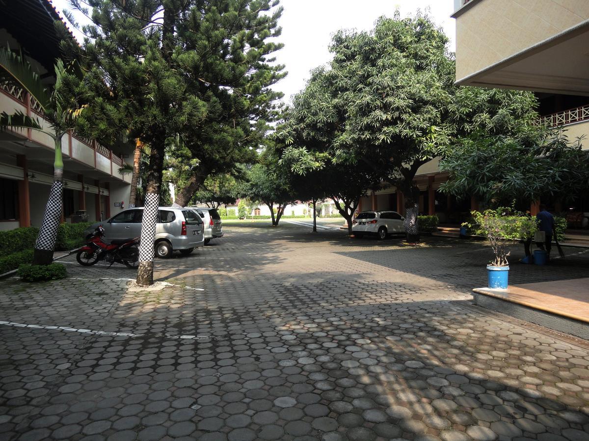 Langensari Hotel Cirebon Kültér fotó
