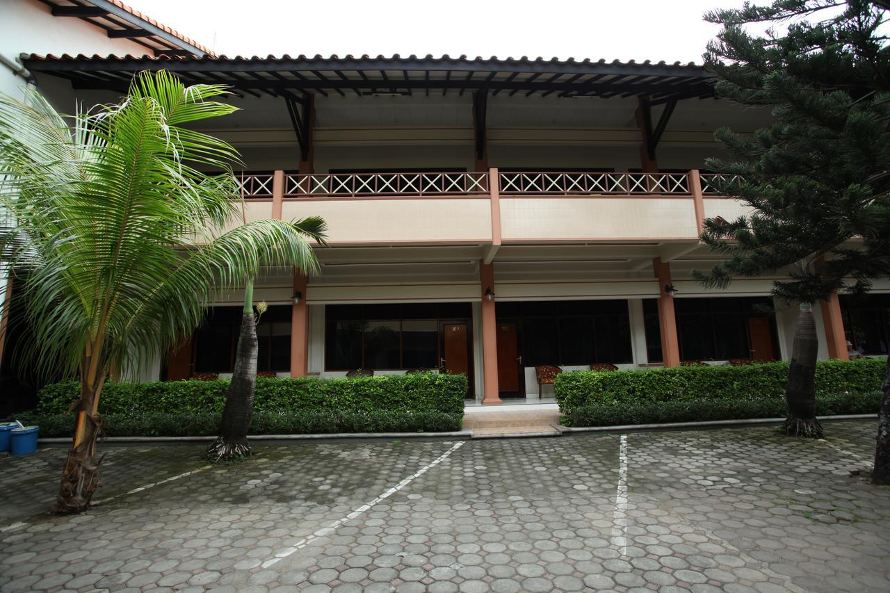Langensari Hotel Cirebon Kültér fotó