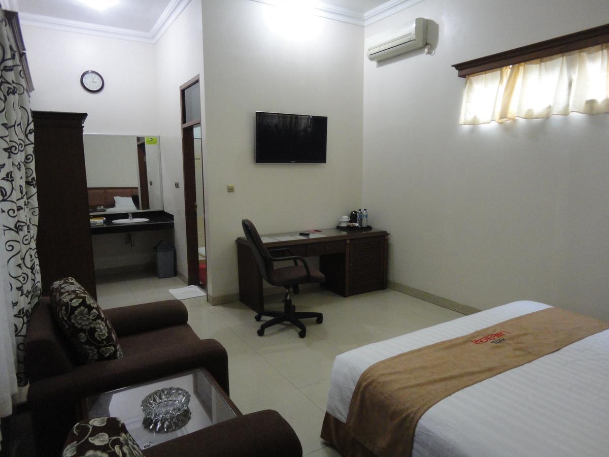 Langensari Hotel Cirebon Kültér fotó