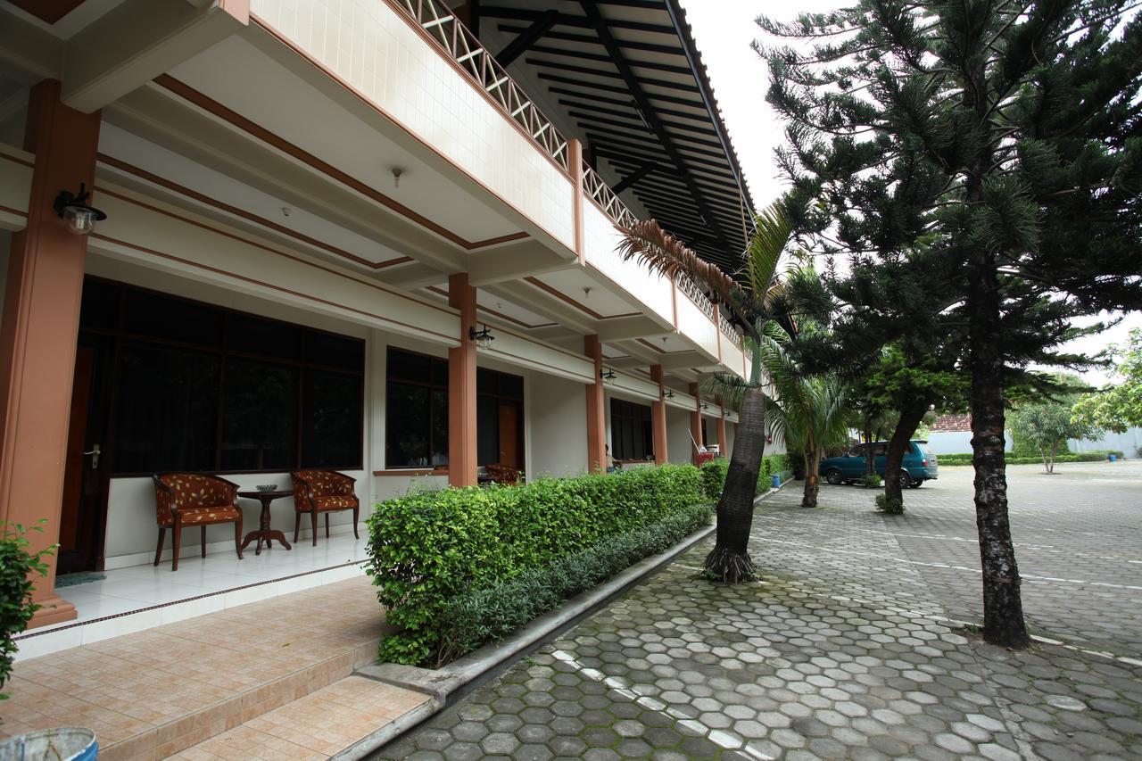 Langensari Hotel Cirebon Kültér fotó